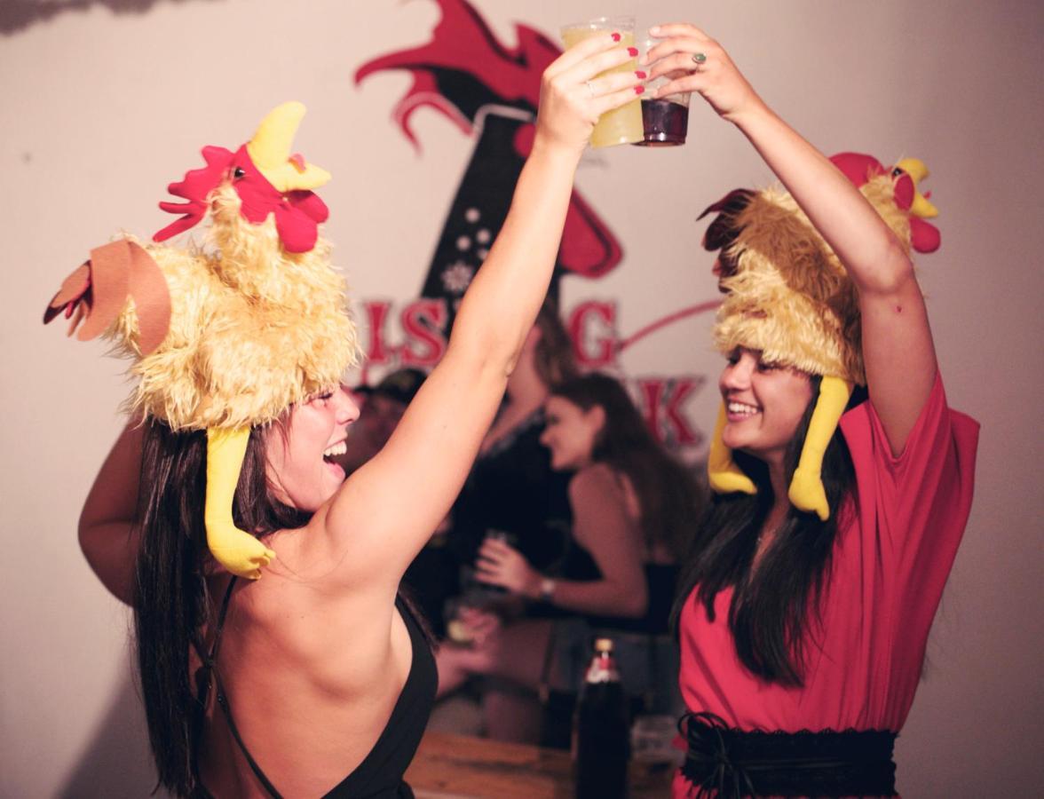 Rising Cock Party Hostel Lagos Kültér fotó